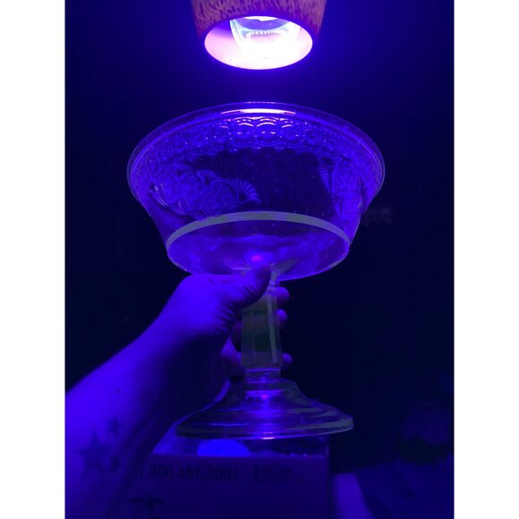 Antique vintage manganese glowing glass compote bowl - chipped vase - Picture 3 of 10